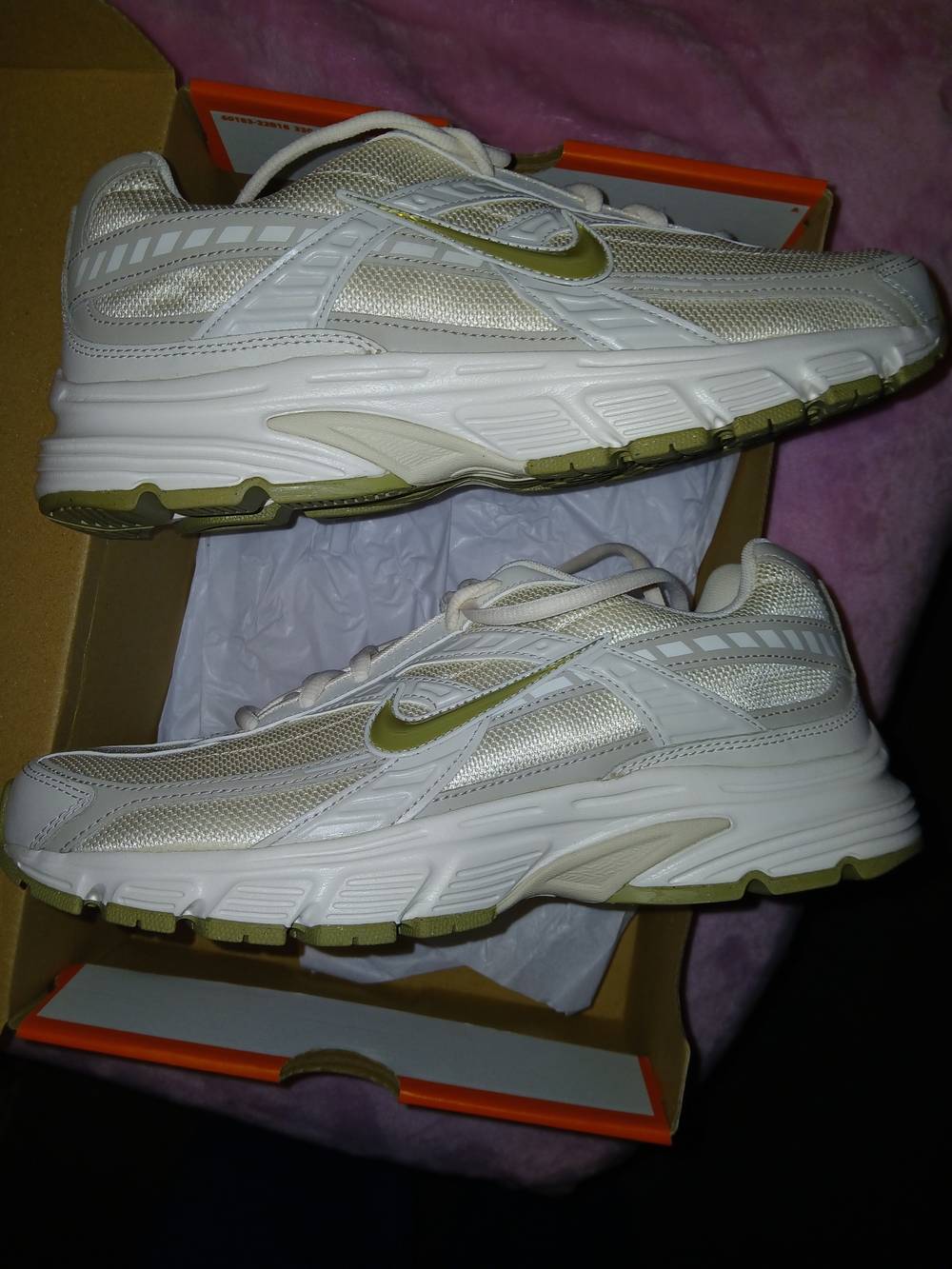 Nike Womens Initiators - Size 10 - Olive/Cream - Picture 4 of 12